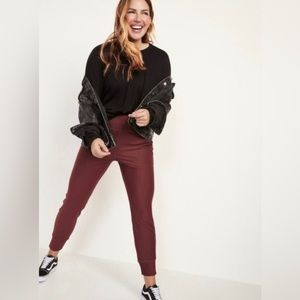Old Navy Active Powersoft high-rise maroon joggers.